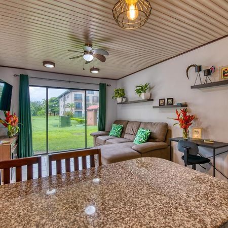 Golden Getaway Apartments ลิเบเรีย ภายนอก รูปภาพ
