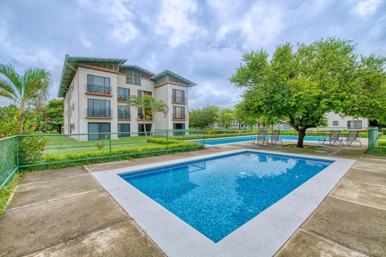 Golden Getaway Apartments ลิเบเรีย ภายนอก รูปภาพ