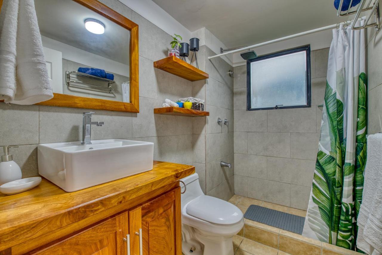 Golden Getaway Apartments ลิเบเรีย ภายนอก รูปภาพ