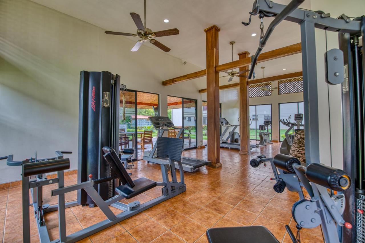 Golden Getaway Apartments ลิเบเรีย ภายนอก รูปภาพ