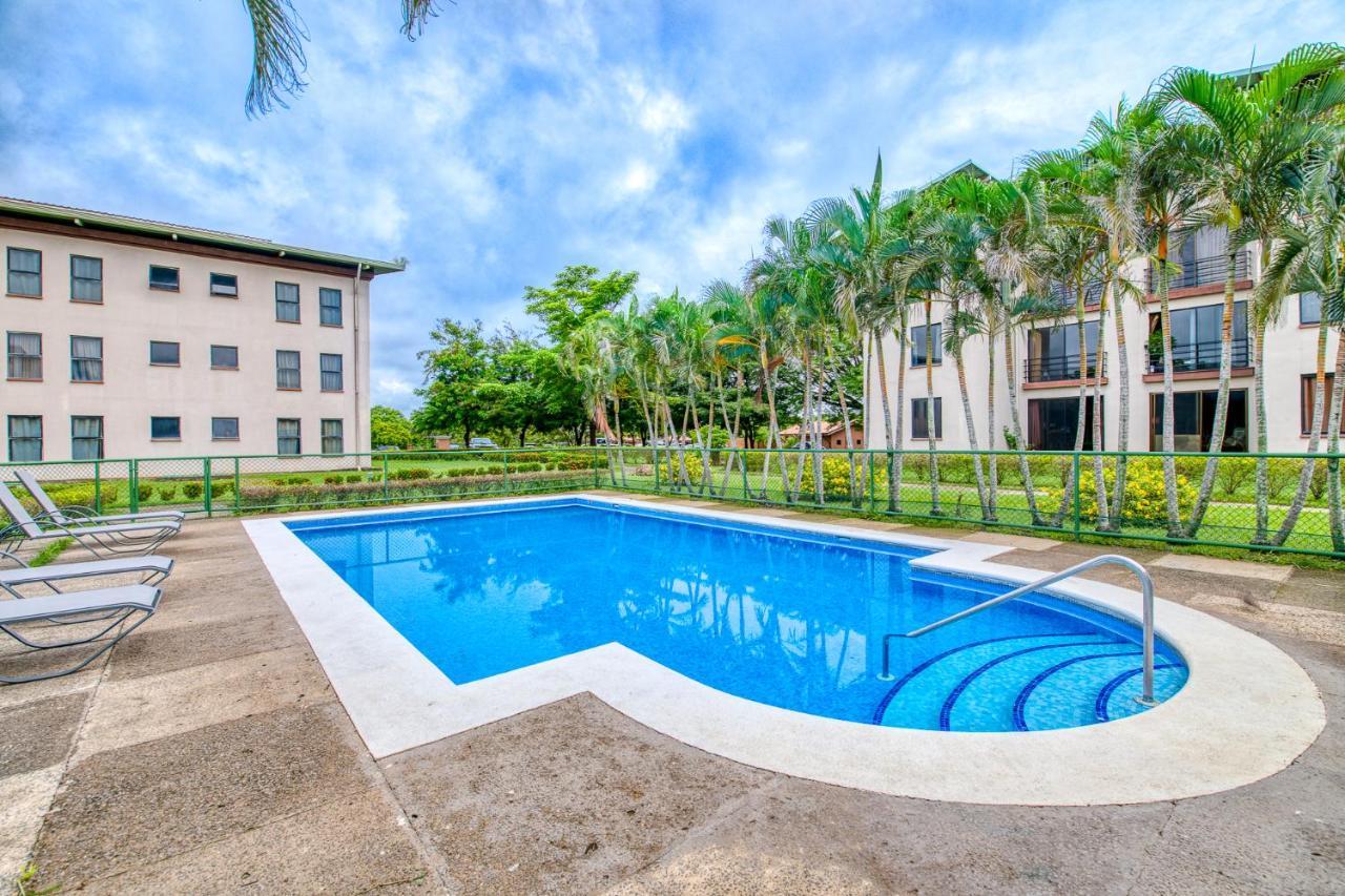 Golden Getaway Apartments ลิเบเรีย ภายนอก รูปภาพ